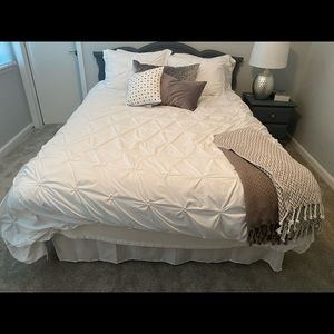 White queen duvet cover